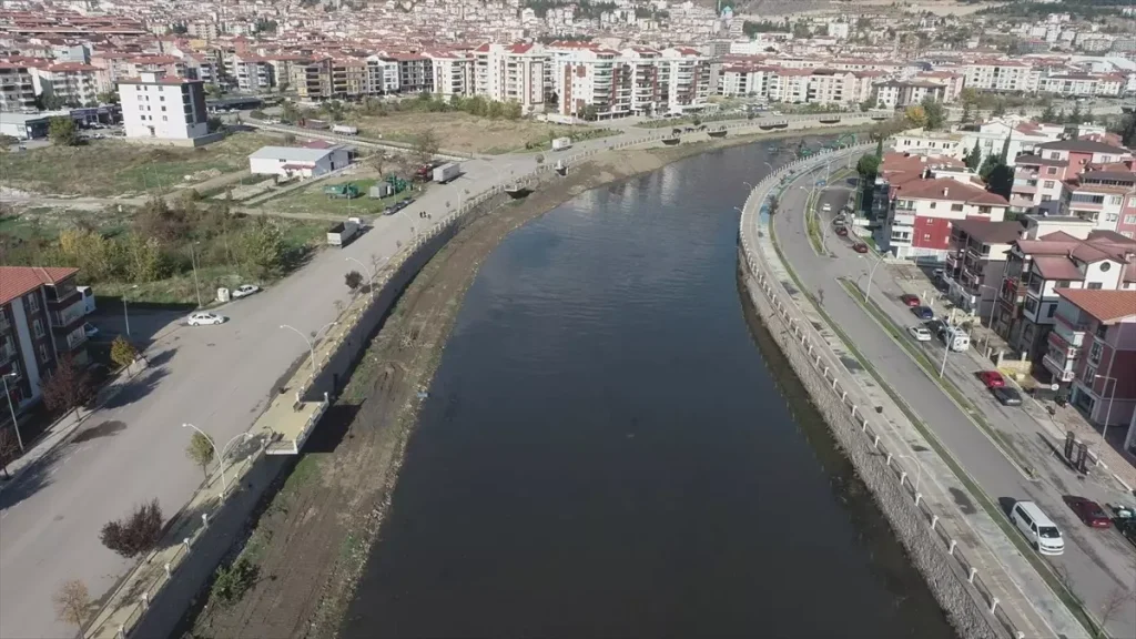 Amasya’da Yeşilırmak Paklık Çalışmaları Başlatıldı