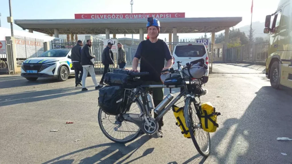 Bisikletiyle Umreye Giden Emekli Emekçi 3400 Km Yol Alacak