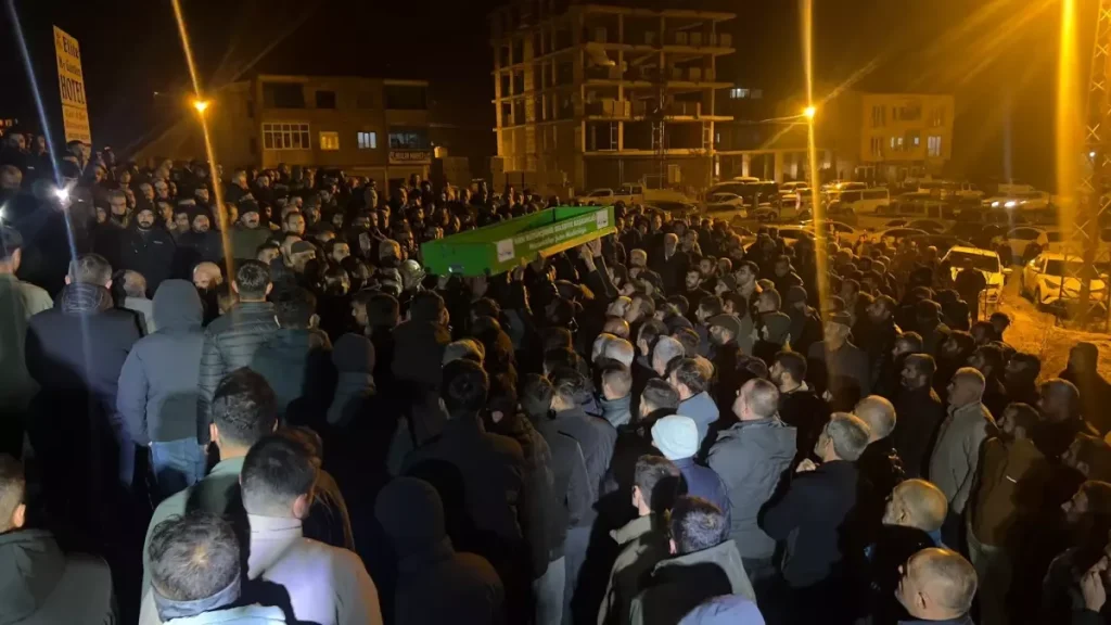 Cihat Durna İçin Son Veda: Cenaze Töreni Toprağa Verildi