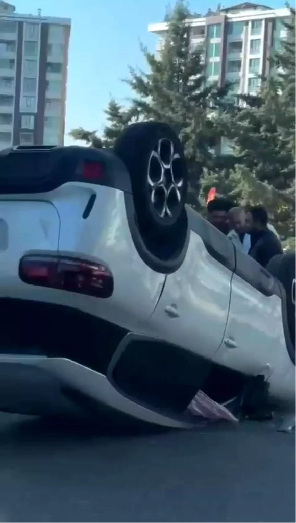 Diyarbakır’da Takla Atan Arabada 1 Yaralı