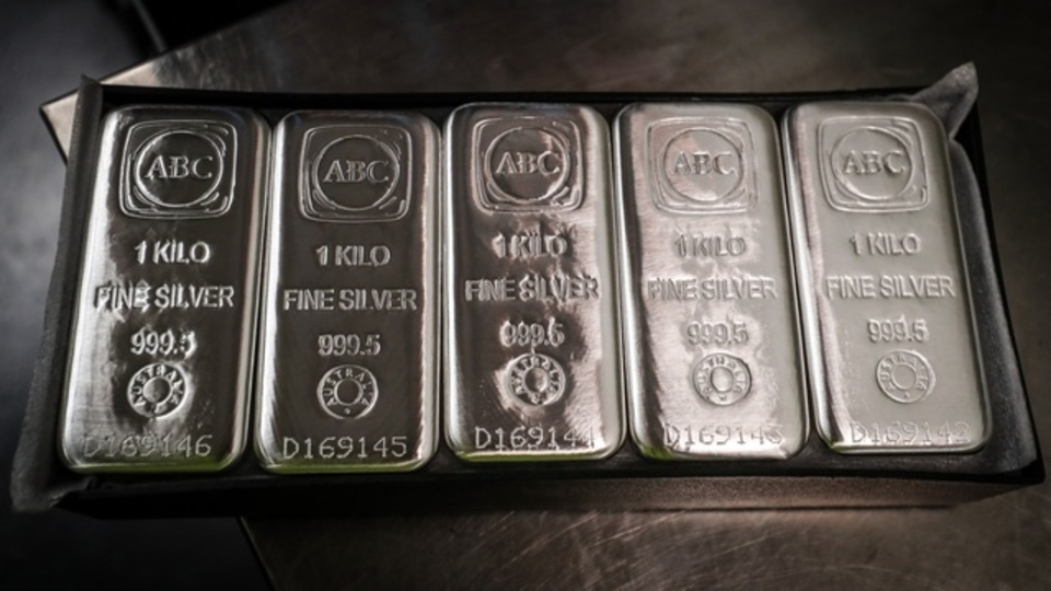 Gümüş Fiyatlarındaki Rekor Seviye: Londra Piyasasında Artan Talep ve Güvenli Liman Arayışları