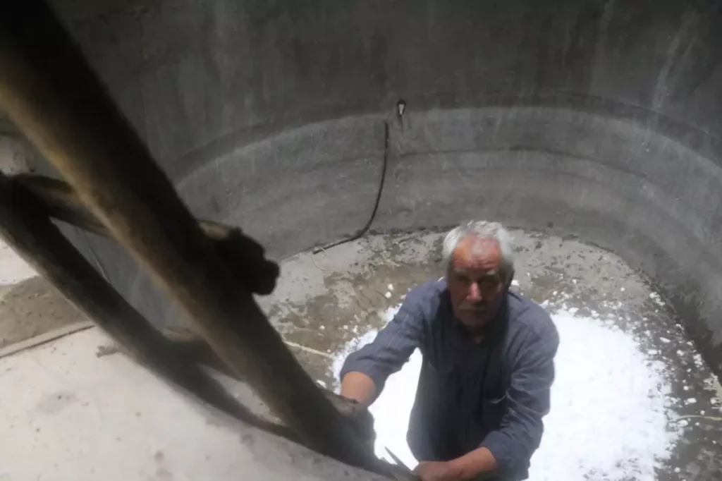 Hacılar’da Tarihi Kar Kuyuları Yaz Sıcaklarında Serinliyor