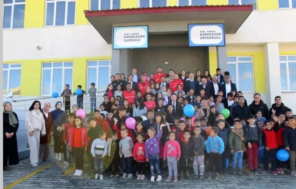 Hamur Karakazan Birinci ve Ortaokulunda ‘Mutlu et, Memnun ol’ Projesi Şenlik Havasında Geçti