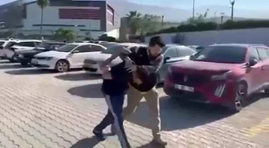 Hatay’da Şantiyede Arbede: Genç Adam Hayati Tehlike ile Hastaneye Kaldırıldı