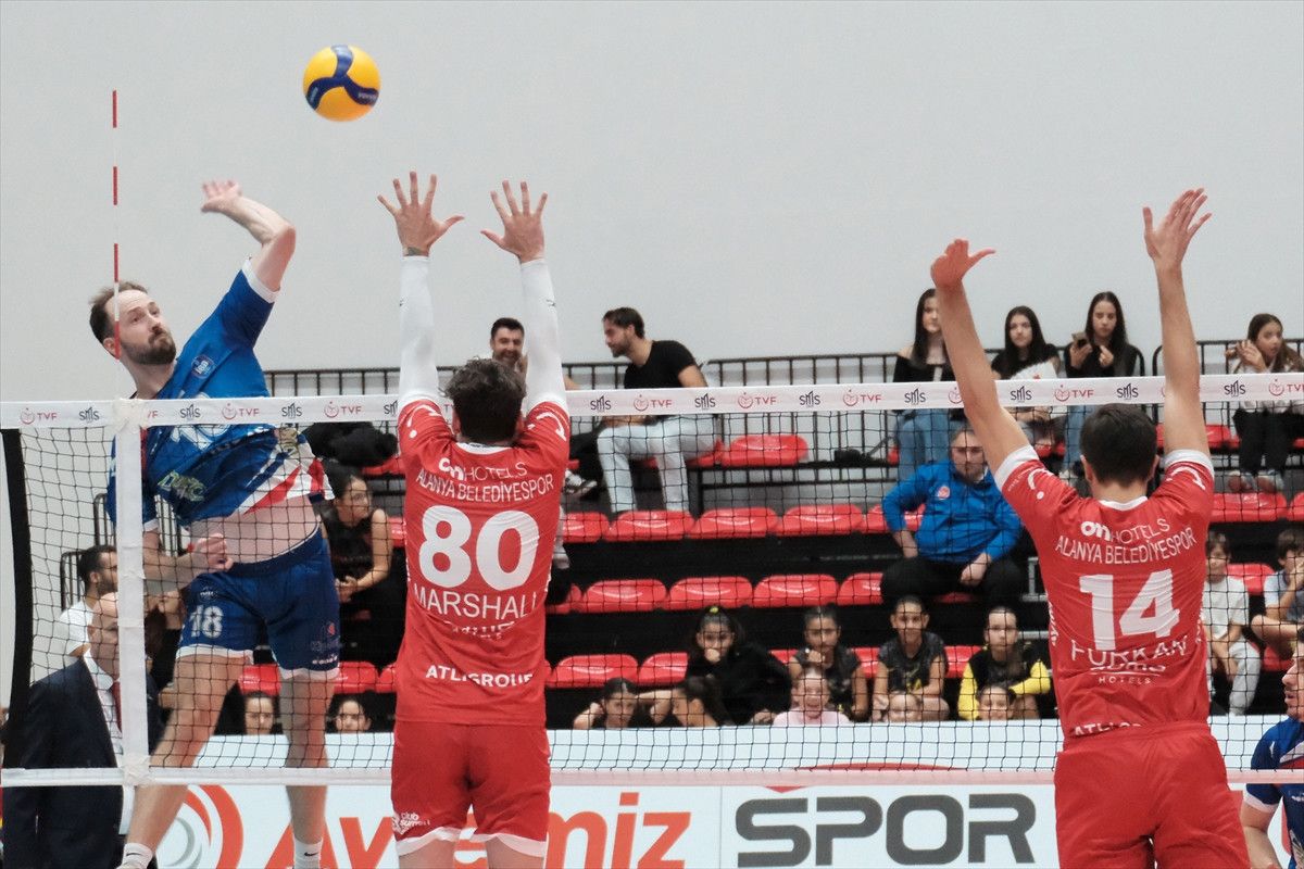 Maçın Detayları ve Kadrolar