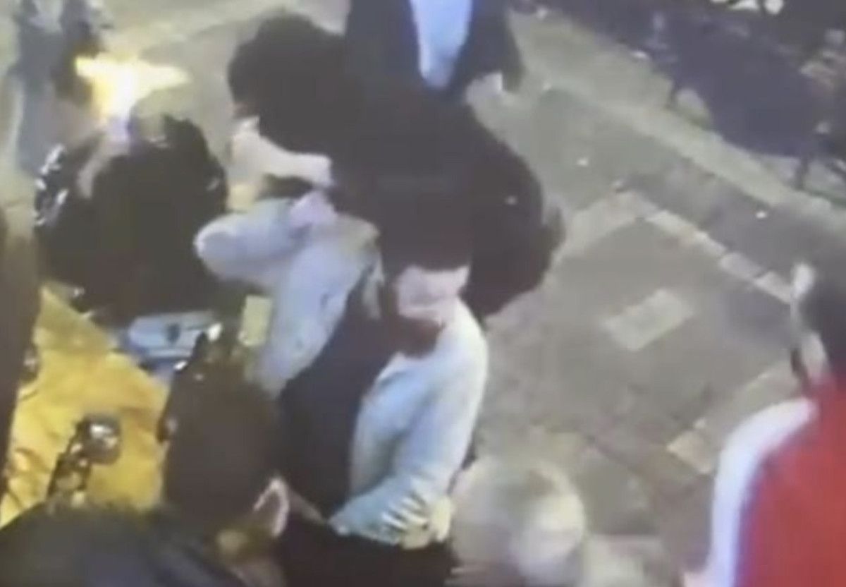 Kadıköy'de Yanıcı Saldırı: Gözde Yılmaz'ın Durumu ve Soruşturmanın Seyri