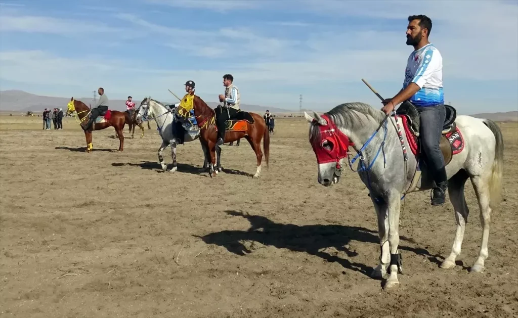 Kars’ta Klasik Atlı Spor Aktiflikleri Coşkuyla Gerçekleşti