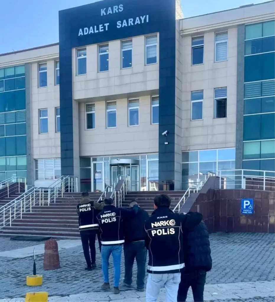 Kars’ta Uyuşturucu Operasyonu: 2 Tutuklama