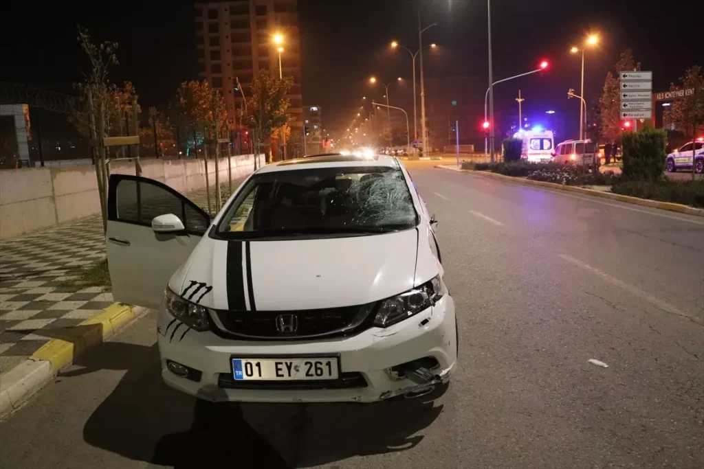 Kilis’te Araba Bisikletliye Çarptı: Genç Ağır Yaralı