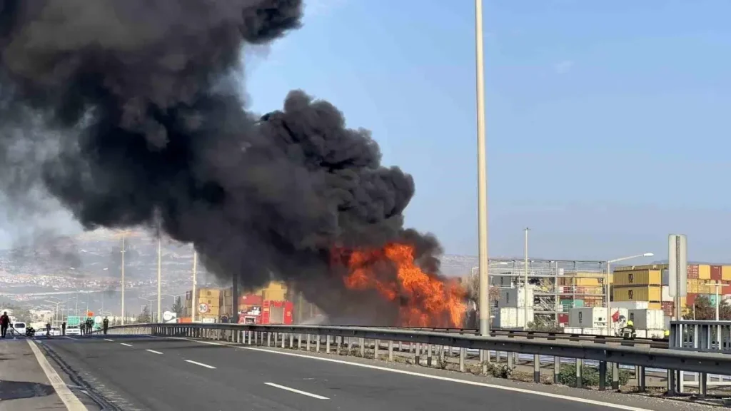 Mersin’de Tanker Yangını: Şoför Kurtuldu, Araç Kullanılamaz Hale Geldi