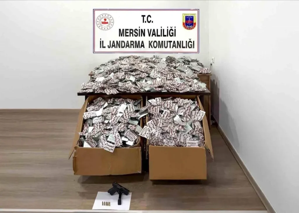 Mersin’de Uyuşturucu Operasyonu: 448 Bin Sentetik Hap Ele Geçirildi