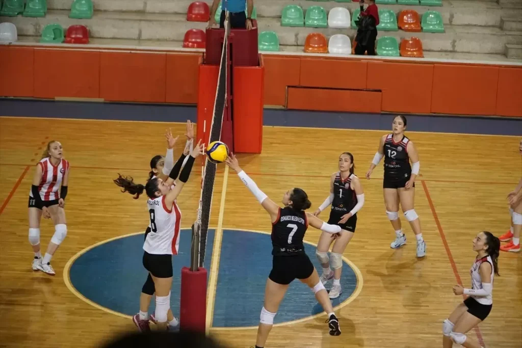 Osmancık Belediyespor, Genç Kızlar Voleybol Vilayet Birinciliği’nde 8. Sefer Şampiyon Oldu