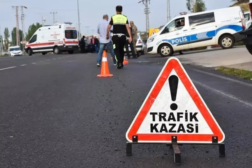 Tıpkı kentte katliam üzere bir kaza daha! 3 kişi öldü, 4 kişi yaralandı