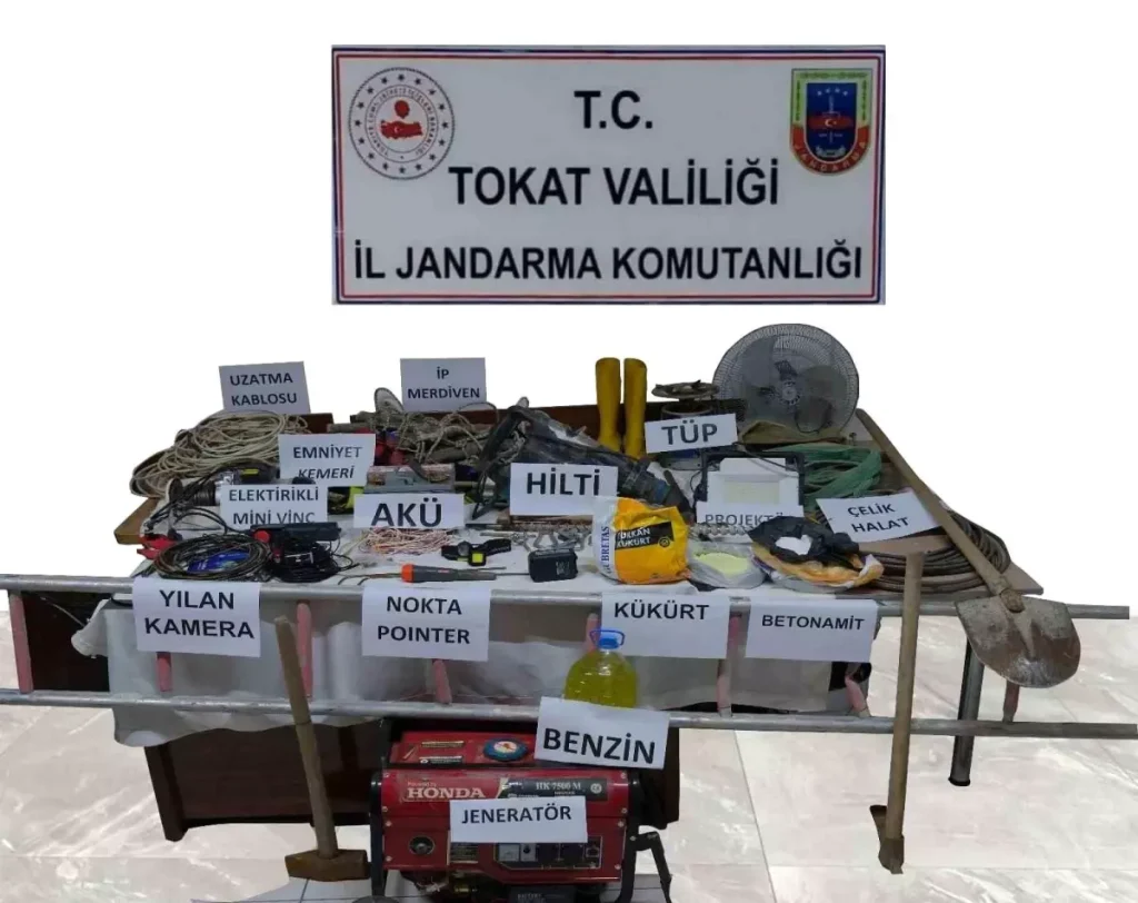 Tokat’ta Kaçak Hafriyat Yapan 3 Kuşkulu Jandarma Tarafından Yakalandı