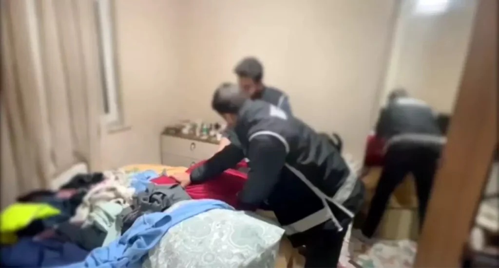 40 yıl mahpus cezasıyla aranıyordu, gardıroptan çıktı