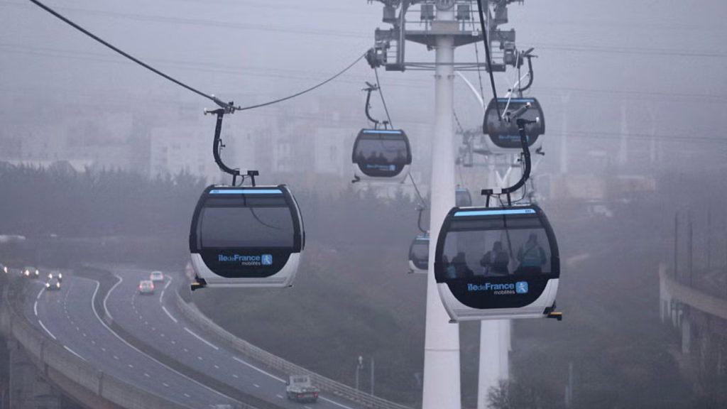 Avrupa’nın en uzun teleferik sınırı hizmete girdi