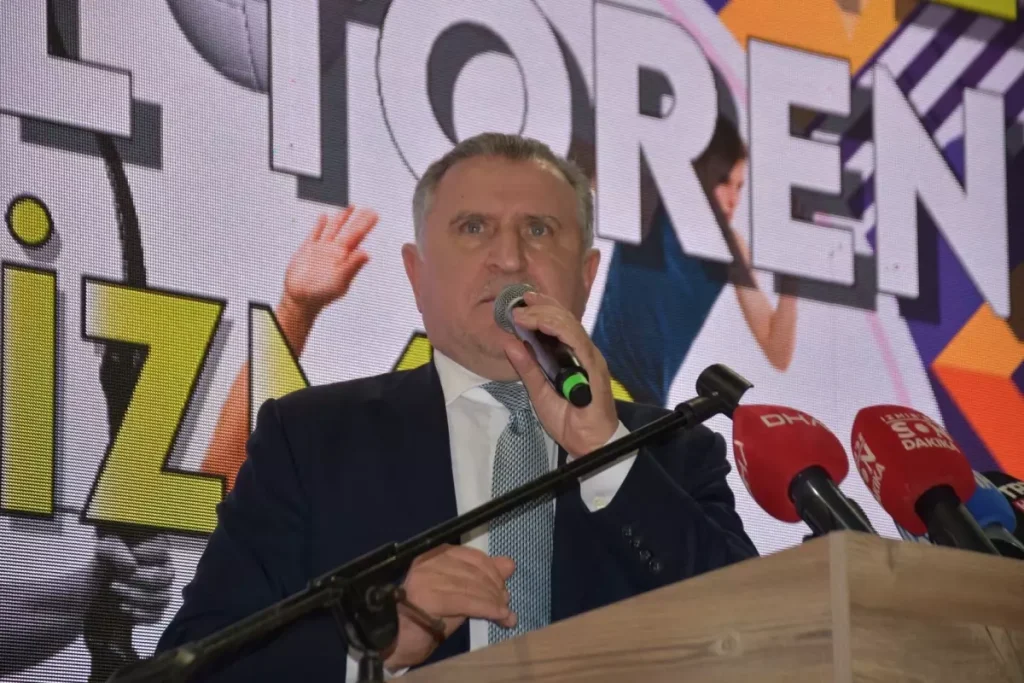 Bakan Bak: İzmir’den yeni şampiyonlar istiyoruz