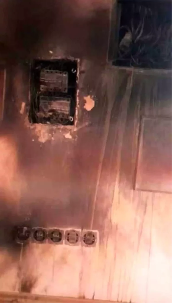 Denizli’de Caminin Üzerine Yıldırım Düşmesi Paniğe Yol Açtı