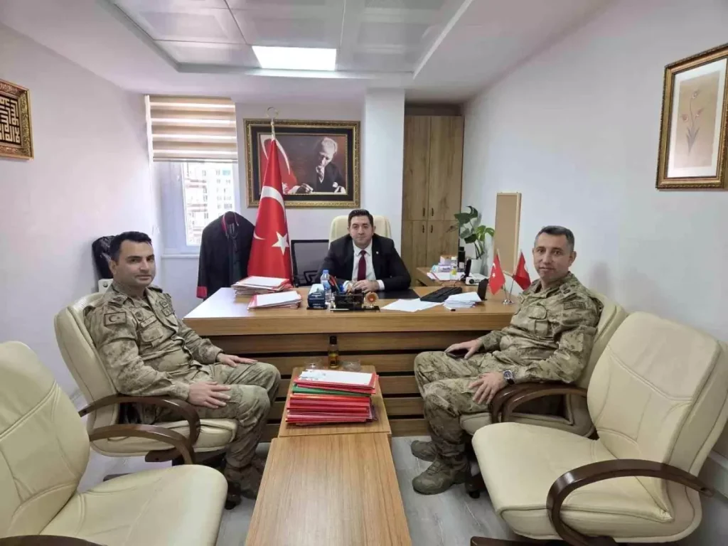 Ergani Sulh Ceza Hakimi Tosunoğlu, tabur ve ilçe jandarma kumandanını ağırladı