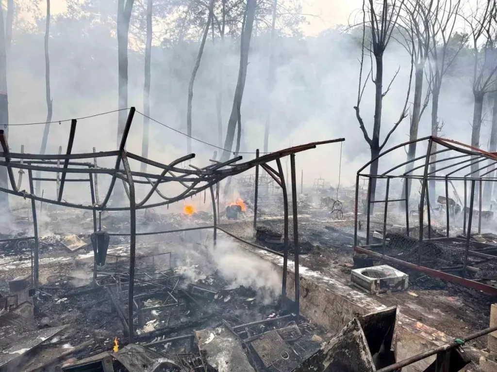 Fethiye’de onlarca karavan ve bungalov küle döndü