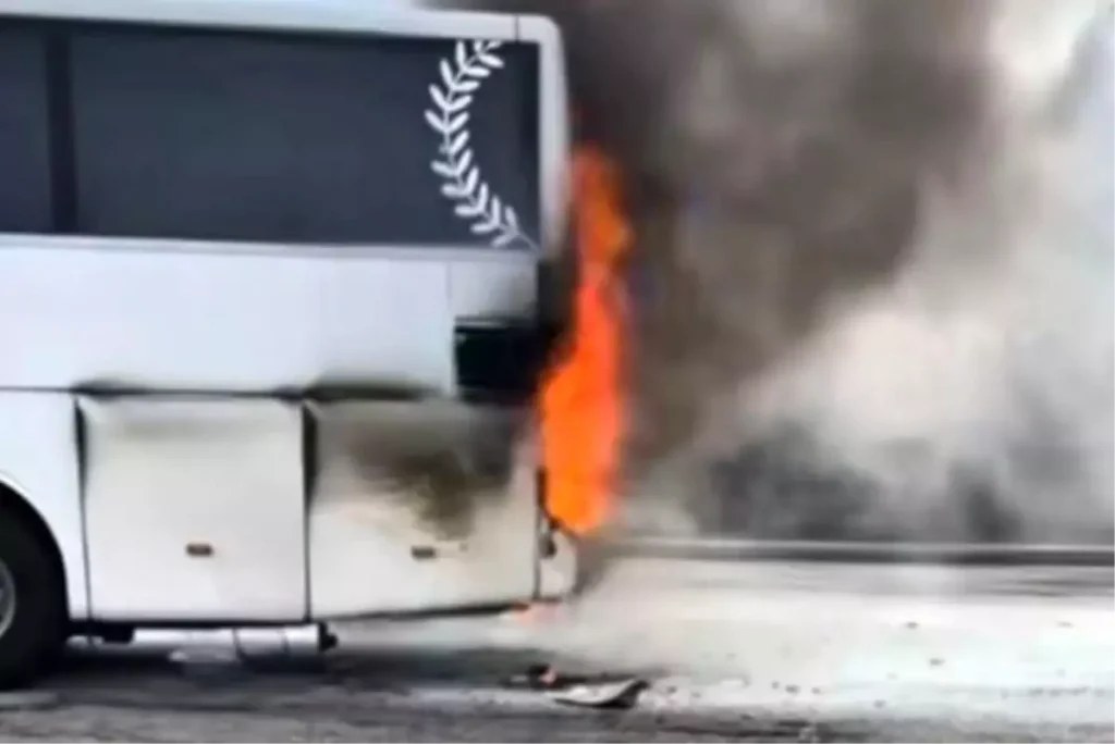 Gaziantep’te yolcu otobüsünde çıkan yangını itfaiye söndürdü