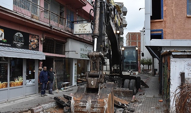 Gemlik’te Yol Çalışmaları Sürat Kesmeden Devam Ediyor