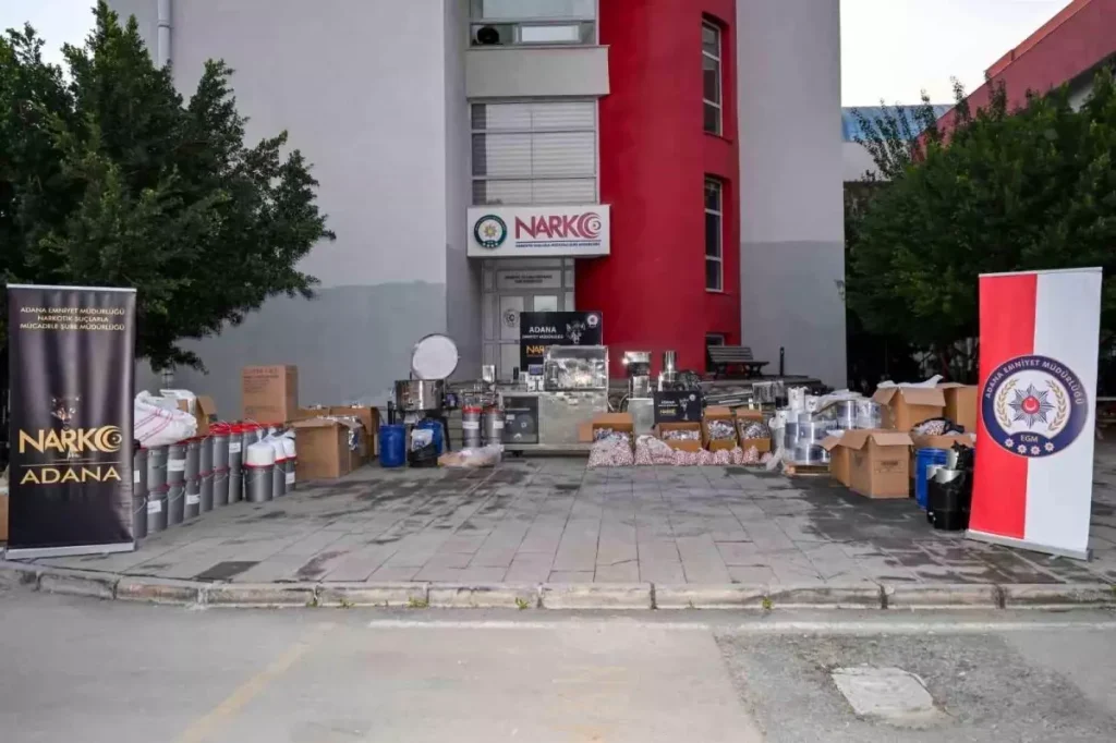 Geri dönüşüm merkezini bile uyuşturucu merkezine çevirmişler: 6 tutuklama