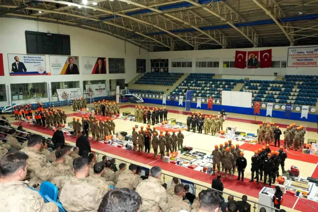 Hakkâri’de 3 bin 48 bireye arama kurtarma eğitimi verildi