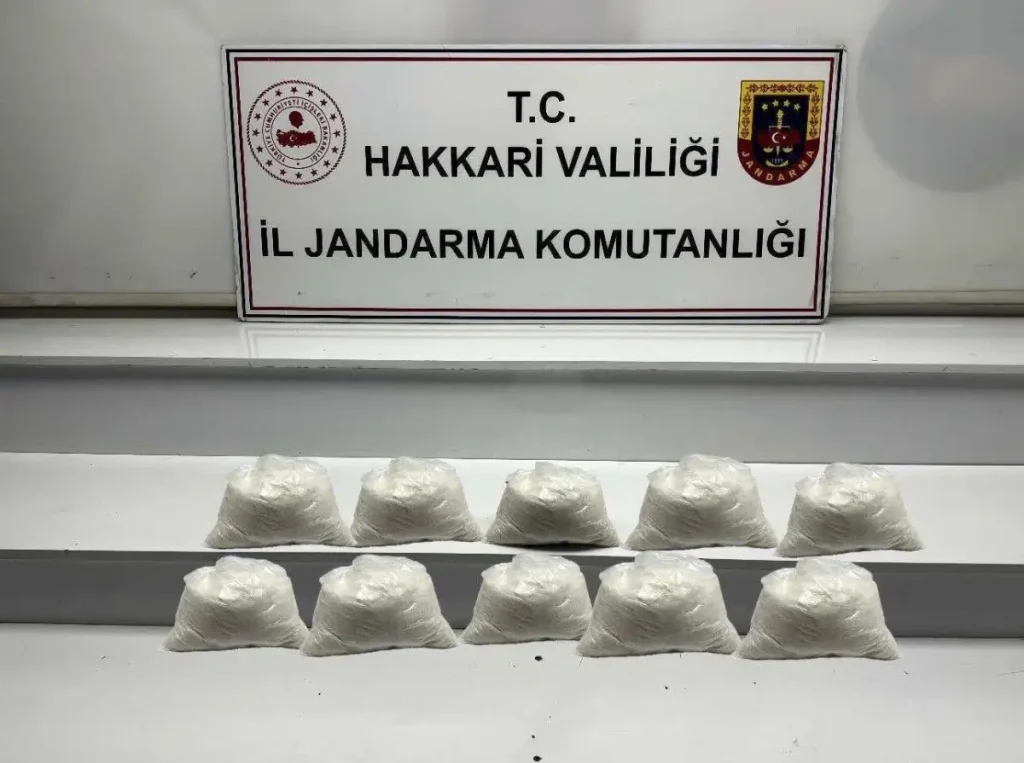 Hakkari’de 9 kilo metamfetamin ele geçirildi