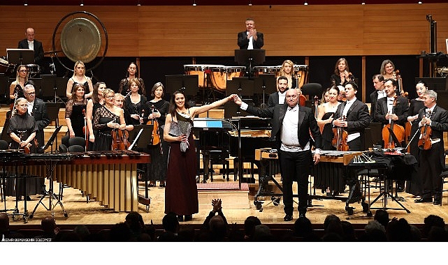 İzmir Devlet Senfoni Orkestrası’na tencere ve tava ile eşlik etti