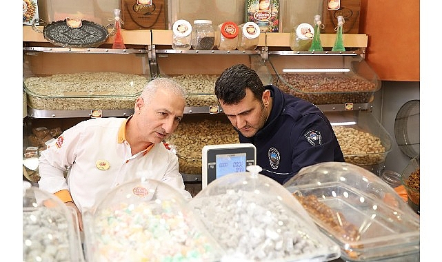 Menderes Zabıtasından Yılbaşı Kontrolü