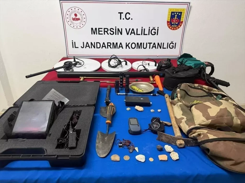 Mersin’de kaçak hafriyat yapan 3 zanlı yakalandı