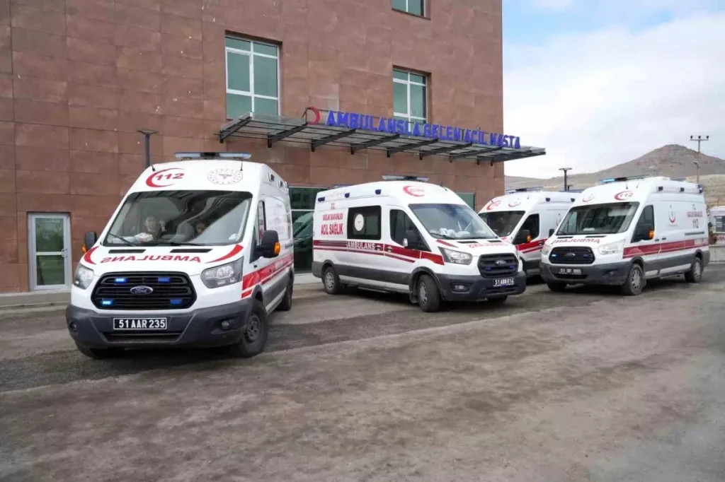 Okulda Tavuk Döner Tüketen 3 Öğrenci Zehirlendi: Olayın Ayrıntıları ve Yetkililerin Açıklaması