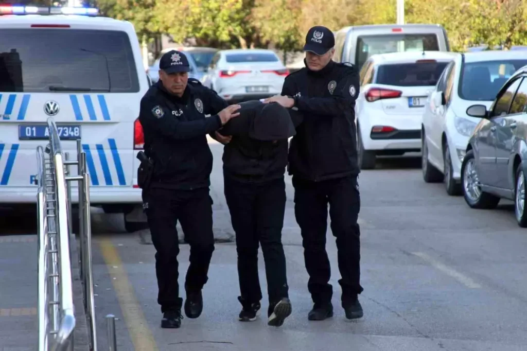 Otobüs sürücüsüyle motosikletli bayan birbirine girdi: Şoför adliyeye sevk edildi