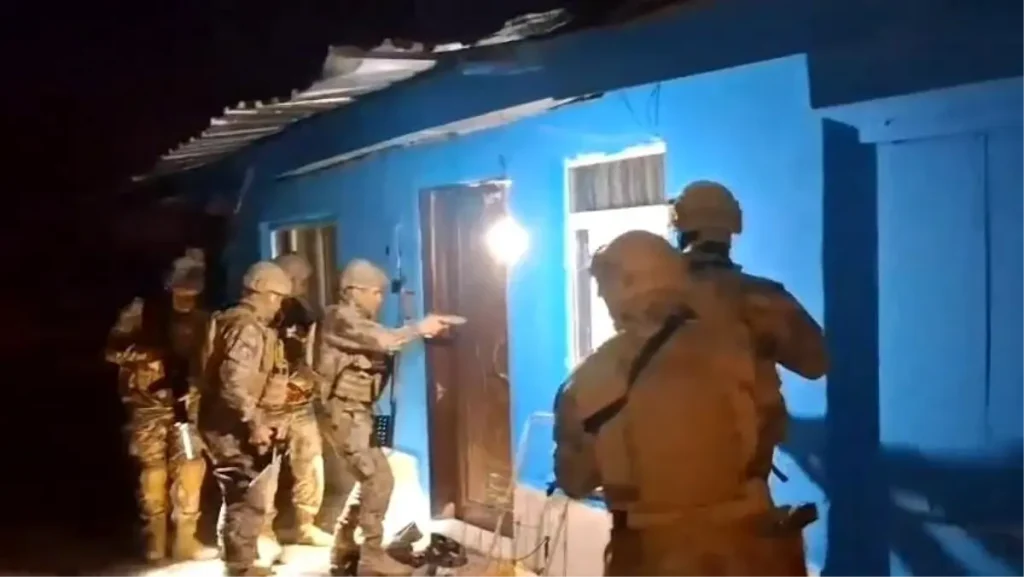 Polisten sokak satıcılarına operasyon: 13 kuşkulu gözaltında