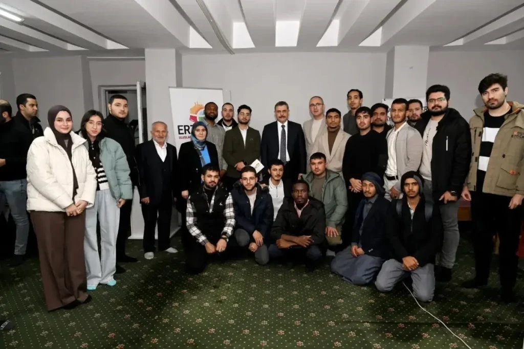 Vali Çiftçi, Memleketler arası öğrencilerle biraraya geldi