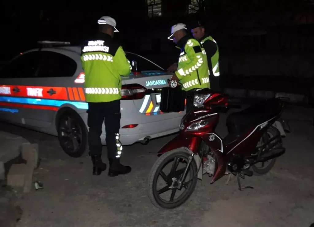 Yalvaç’ta 456 kişi ve 206 araç denetlendi, 4 araç trafikten men edildi