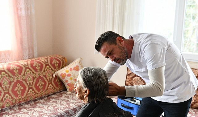 Çiğli Belediyesi’nden Besin Kolisi Seferberliği