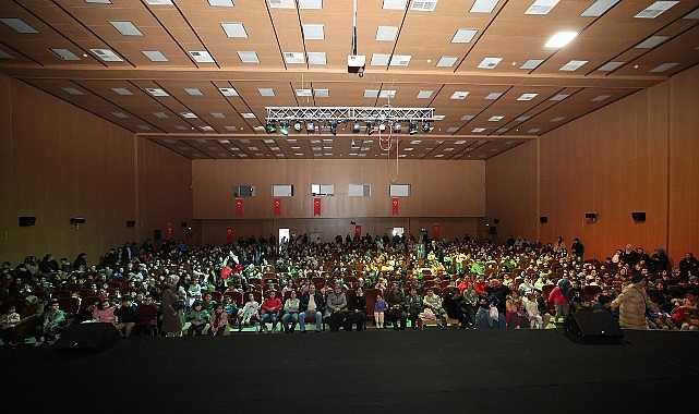 Çocuklar Tiyatro Aktifliğine Büyük İlgi Gösterdi