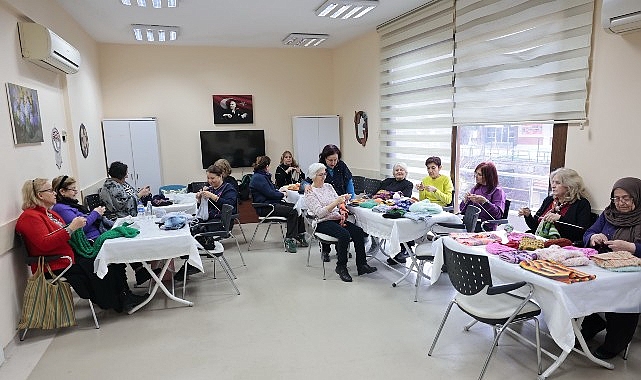 Düzgünlük örüyor, çocukların yüreklerini ısıtıyorlar