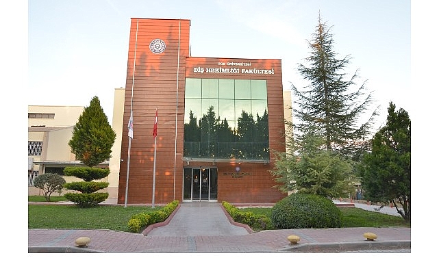 Ege Üniversitesi Diş Hekimliği Fakültesinde Yapay Zekâ Periyodu