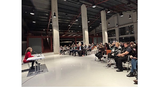 Nilüfer’de distopyada bayan kimliği tartışıldı