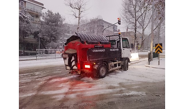 Osmangazi Belediyesi’nden Karla Gayrette 7/24 Kesintisiz Mesai