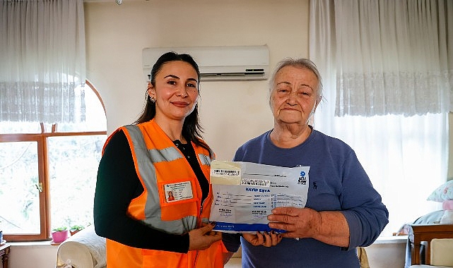 Otobüste unutulan cüzdan Büyükşehir takımlarınca sahibine teslim edildi