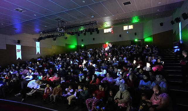Sömestirde Maltepeli Çocuklara “Çizgi Sinema Tadında Tiyatro”