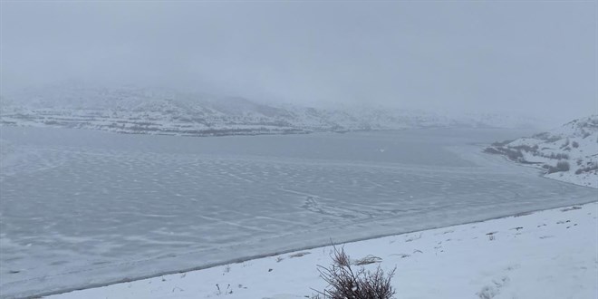 4 Eylül Barajı buzla kaplandı