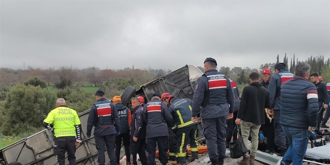 Antalya’da feci kaza: Otobüs devrildi, 8 kişi hayatını kaybetti