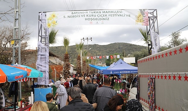 Bayındır’da Nergis ve Kuru Çiçek Sevgisi Mahzur Tanımadı: Vatandaşlar Üreticiyi Yalnız Bırakmadı