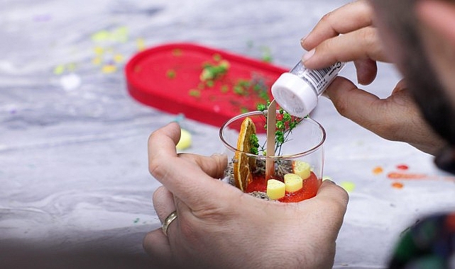 Bayraklı’da Sevgililer Günü Bayan Emeği ve Sanatla Kutlandı