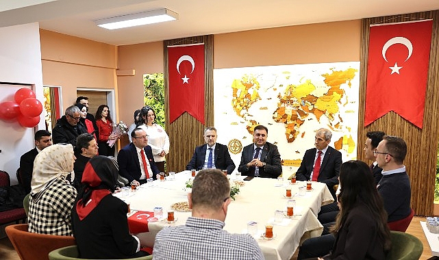 Bayrampaşa’da ikinci devir bayrak sevgisiyle başladı